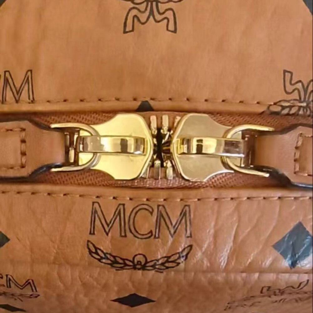 MCM stark visetos backpack - Picture 4 of 8